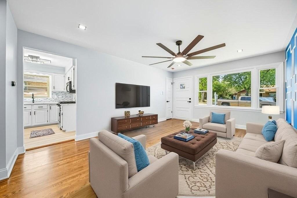 12549 South Tripp Avenue - Photo 4 of 31