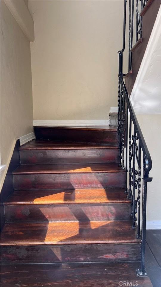 3423 E 5th St - Photo 3 of 17