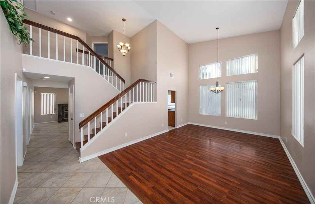 31255 Slate St - Photo 4 of 28