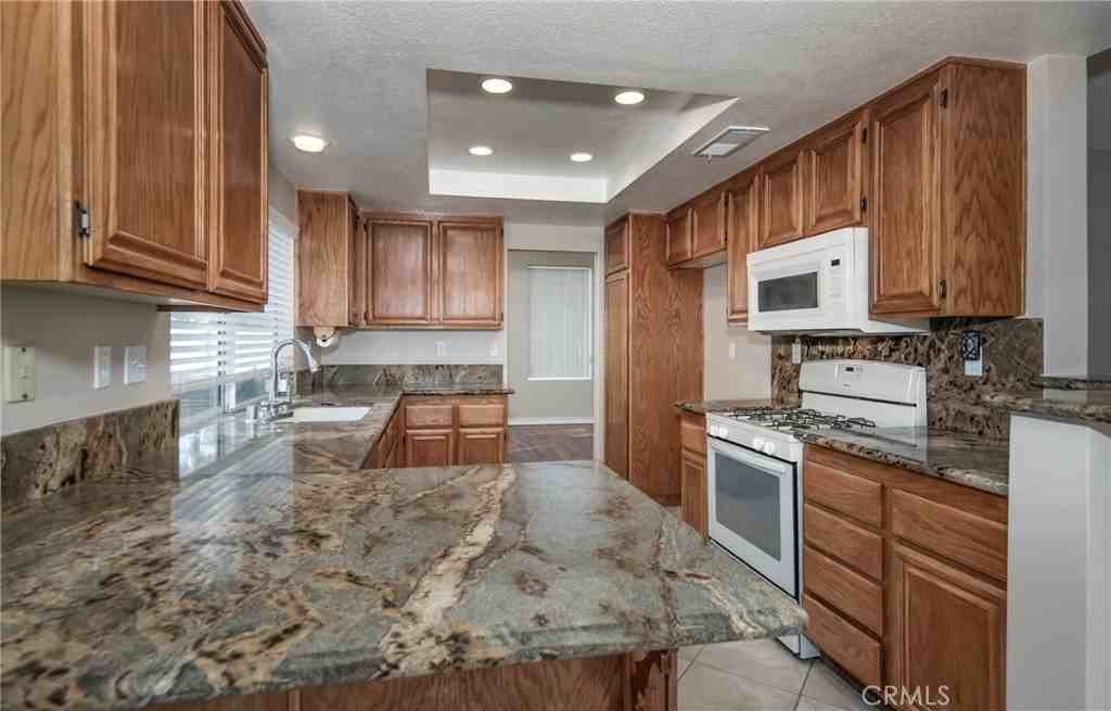 31255 Slate St - Photo 6 of 28