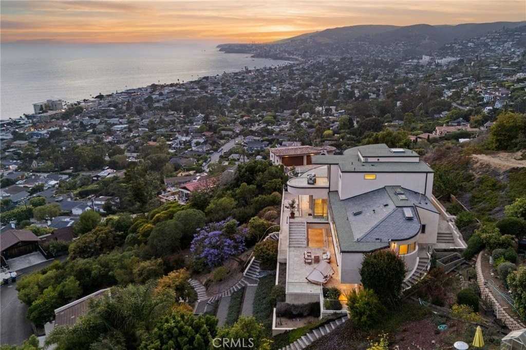 900 Gainsborough Dr - Photo 4 of 50