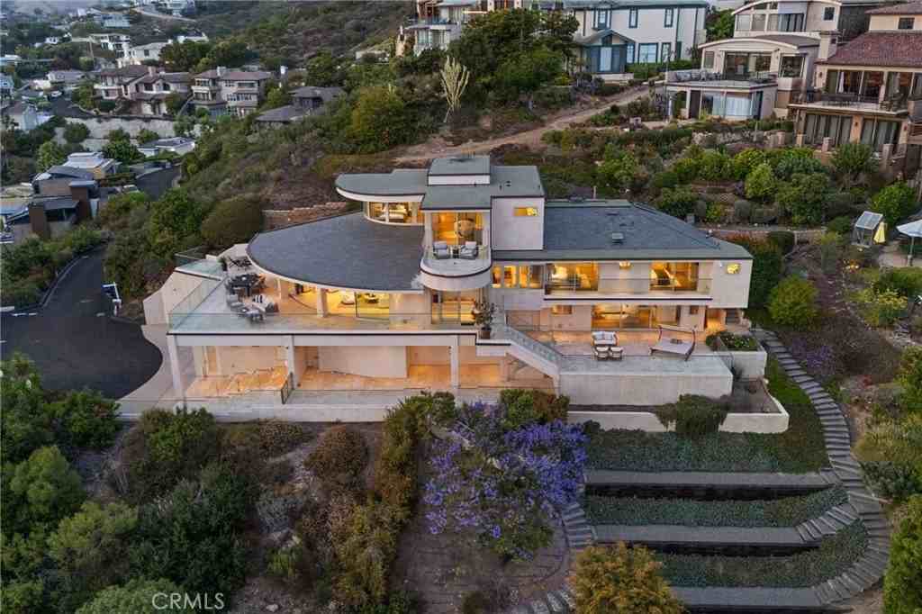 900 Gainsborough Dr - Photo 5 of 50