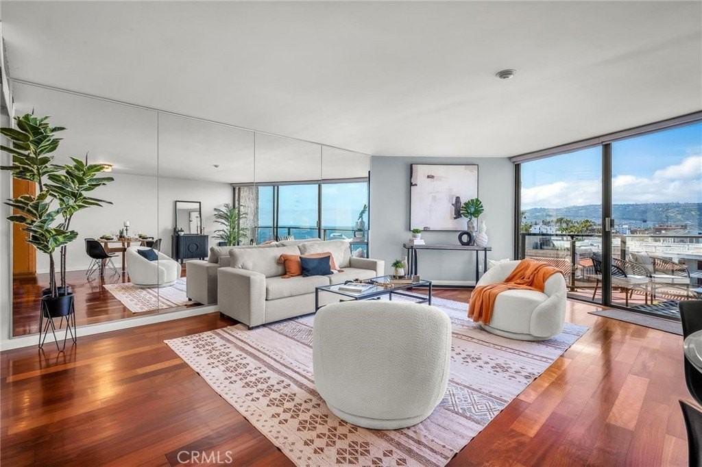 531 Esplanade #714 - Photo 6 of 50