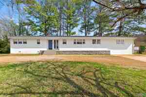 featured image of 8009 Whitesburg Dr Se