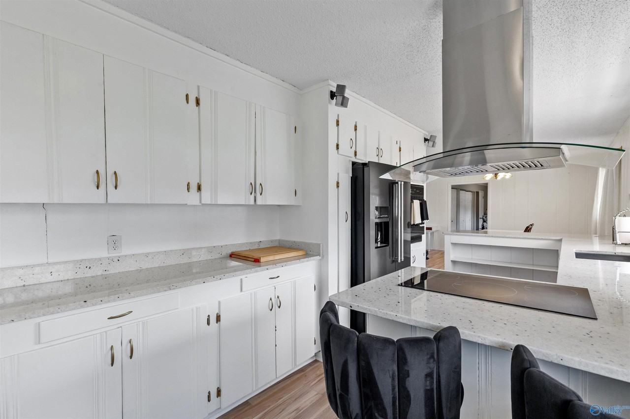 8009 Whitesburg Dr Se - Photo 6 of 25