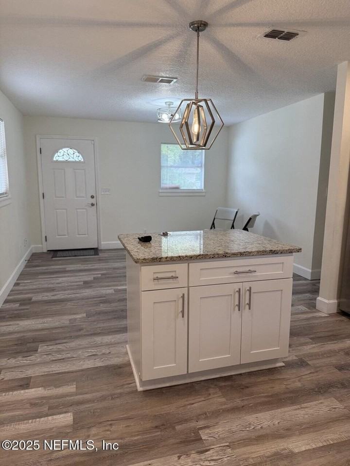 7262 Kivler Dr - Photo 7 of 12