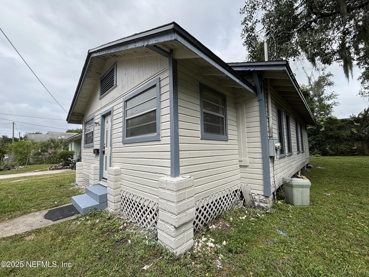 2031 Danson Street - Photo 2 of 11