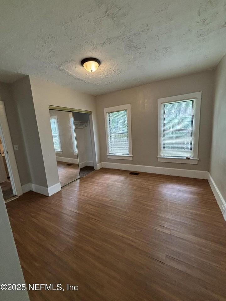 2031 Danson Street - Photo 7 of 11