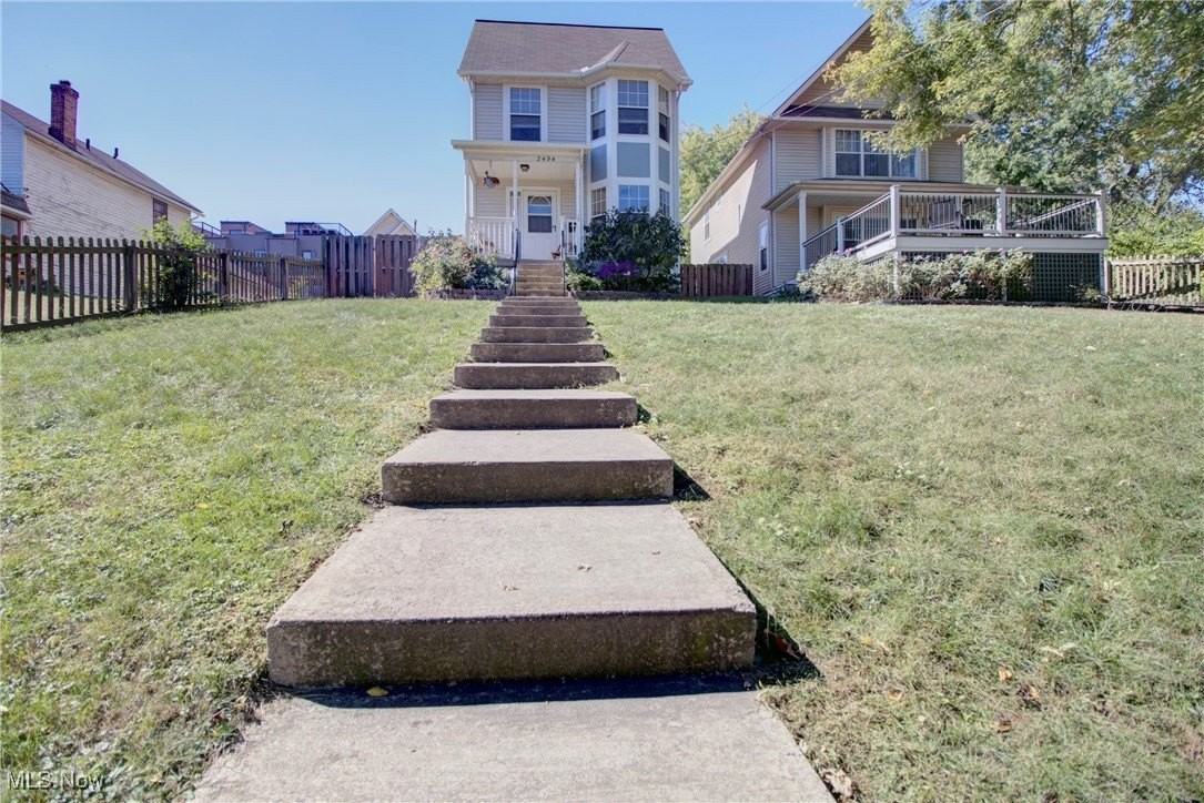 2494 W 7th St - Photo 3 of 31