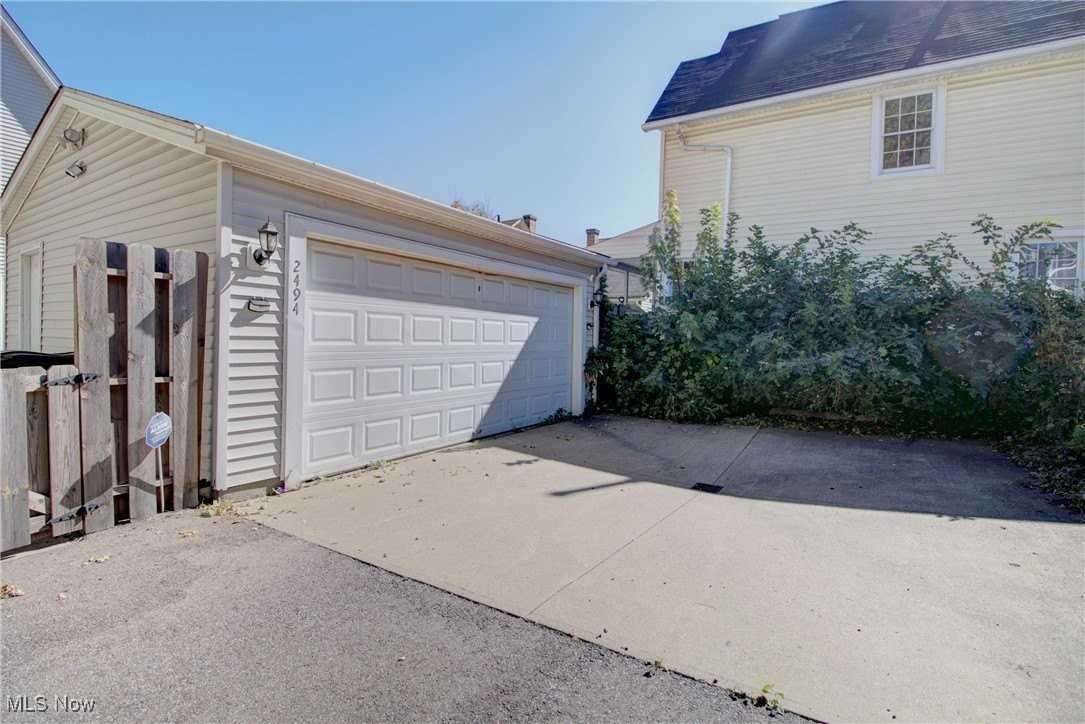 2494 W 7th St - Photo 4 of 31