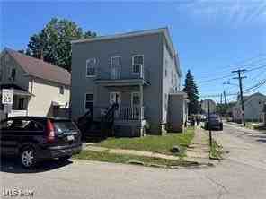 2915 Roanoke Ave Apt 3 #3 - Photo 2 of 9