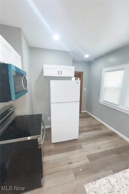 9504 Cardwell Ave - Photo 5 of 11