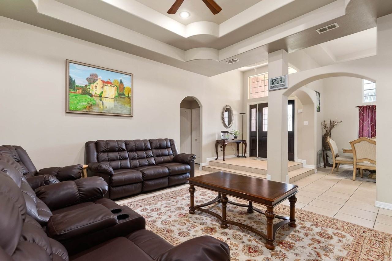 1311 Ima St - Photo 3 of 10