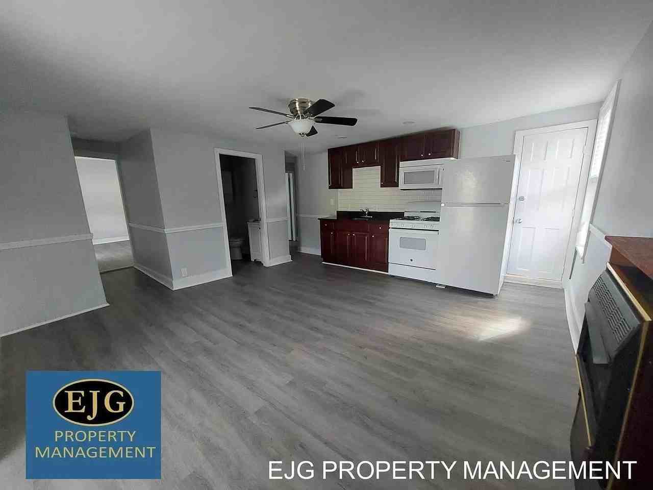 4248 Broadway #5 - Photo 2 of 4