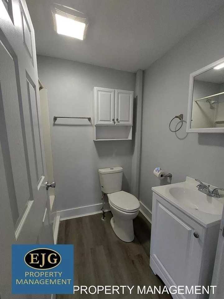 4248 Broadway #5 - Photo 4 of 4