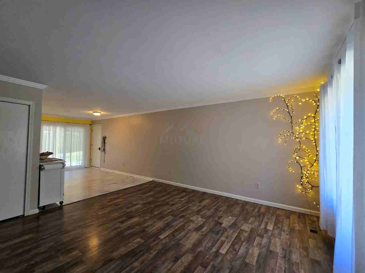 1855 Luneta Ct - Photo 2 of 8