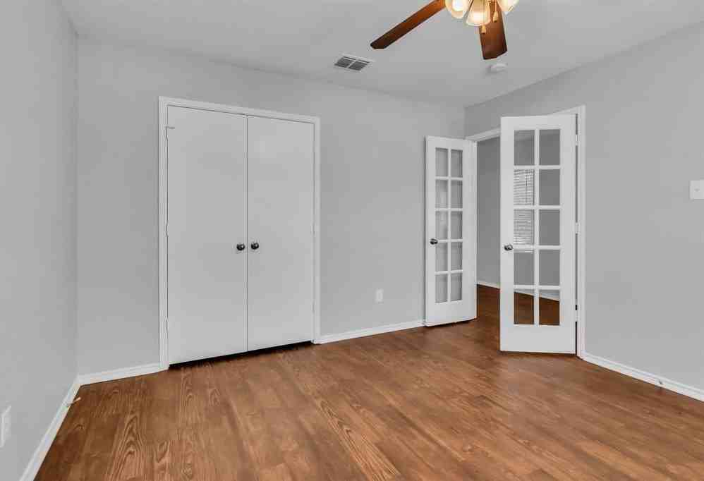 12820 Cedar Hollow Dr - Photo 5 of 27