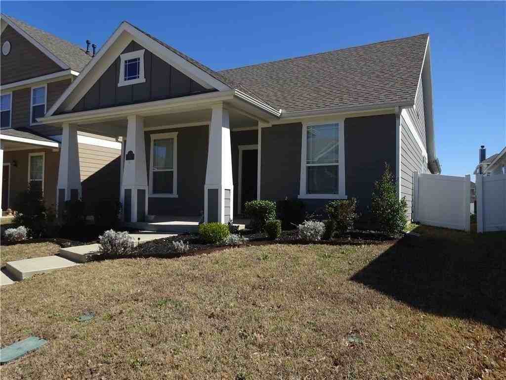 1912 Rodgers Ln - Photo 2 of 19