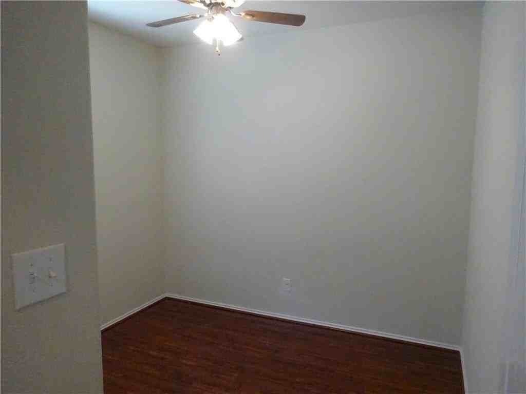 1912 Rodgers Ln - Photo 4 of 19