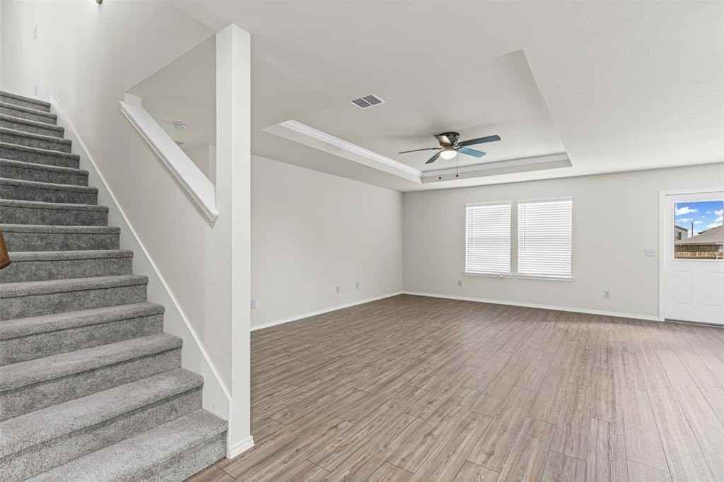 4428 Greenham Ln - Photo 6 of 20