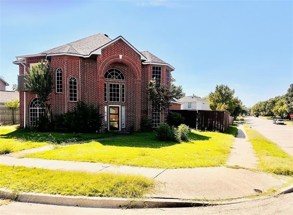 4621 Lakepointe Ave - Photo 2 of 22