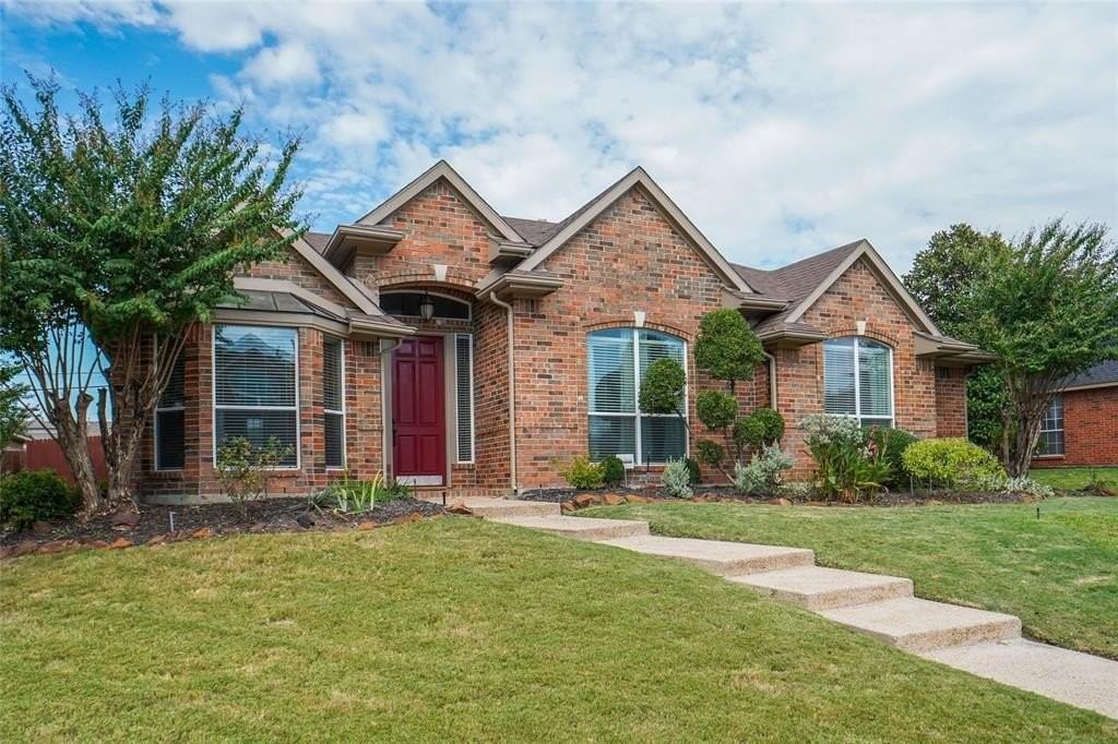 1828 Lacey Oak Ln - Photo 2 of 16