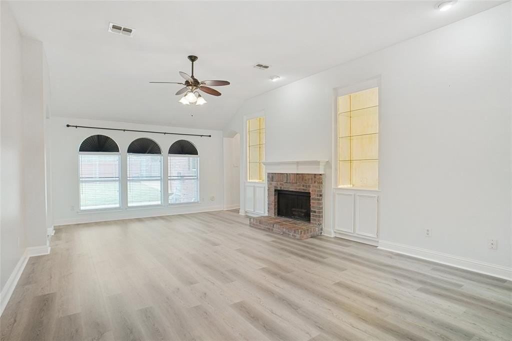 1828 Lacey Oak Ln - Photo 3 of 16