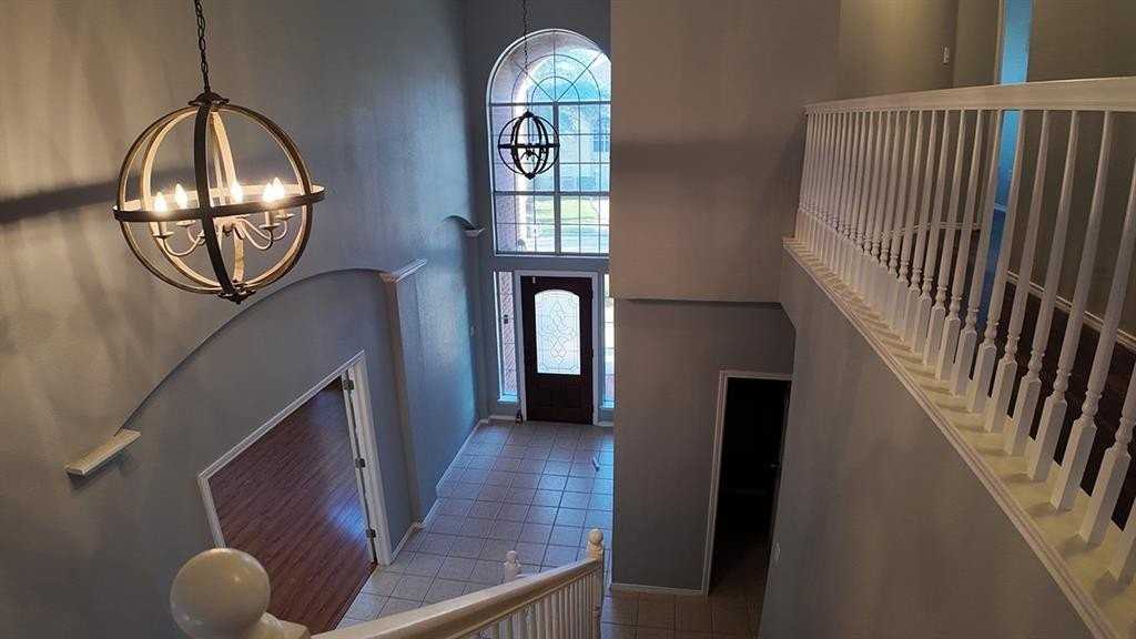 1519 Yorkshire Dr - Photo 4 of 23