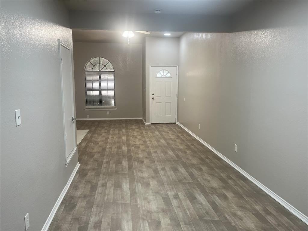 10524 Shadywood Dr - Photo 7 of 11