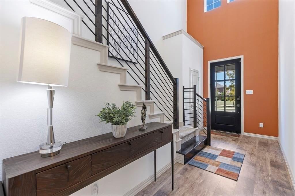 1456 Kit King Dr - Photo 4 of 40