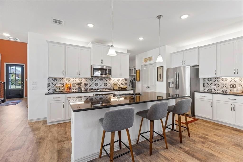 1456 Kit King Dr - Photo 7 of 40