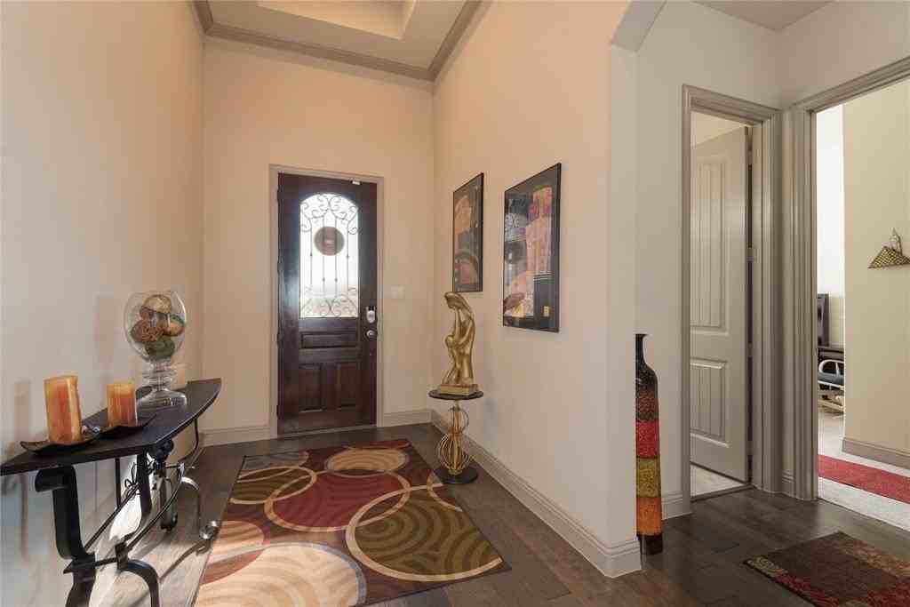 3930 Clear Water Ln - Photo 5 of 38