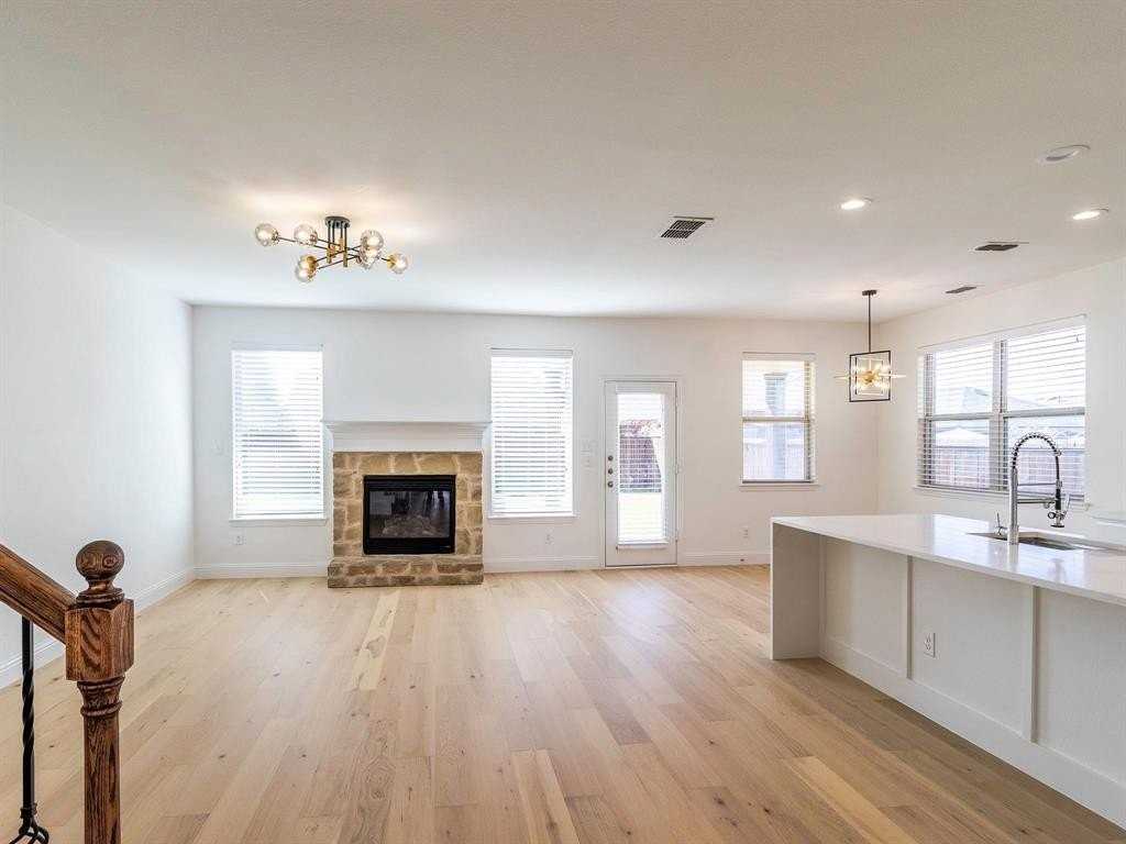 1700 Meadow Trail Ln - Photo 6 of 33