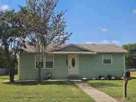 501 Center St - Photo 1 of 1