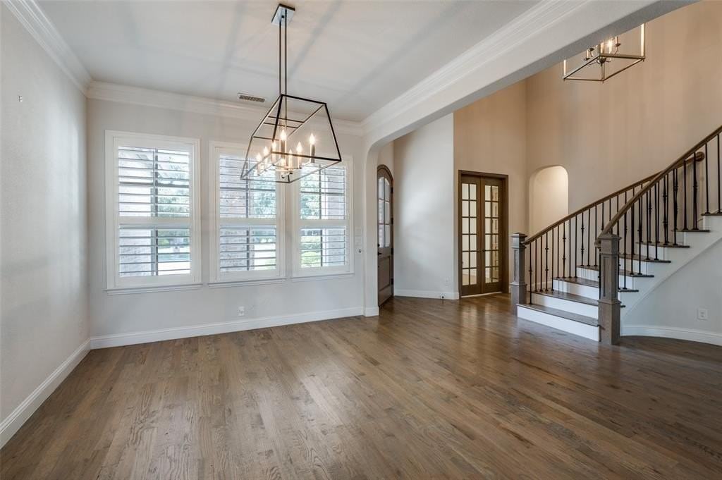 10482 Tobias Ln - Photo 2 of 39