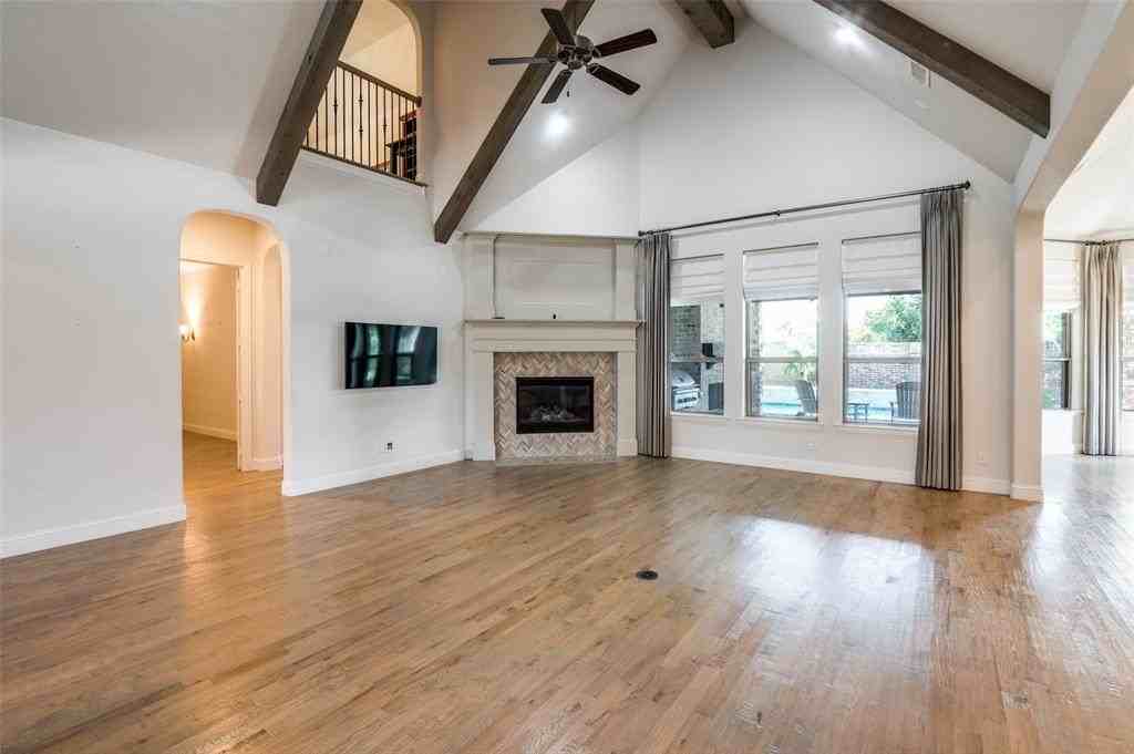 10482 Tobias Ln - Photo 4 of 39