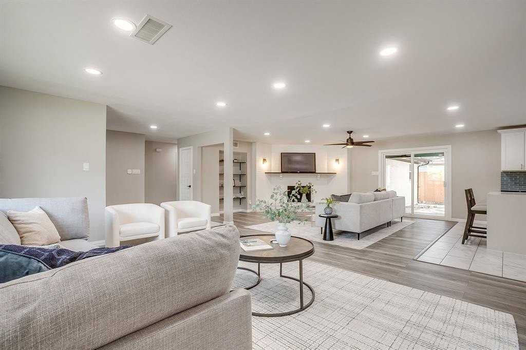 2536 Daisy Ln - Photo 5 of 40