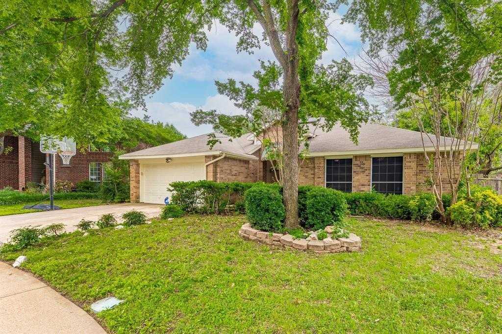 7022 Escondido Dr - Photo 2 of 29