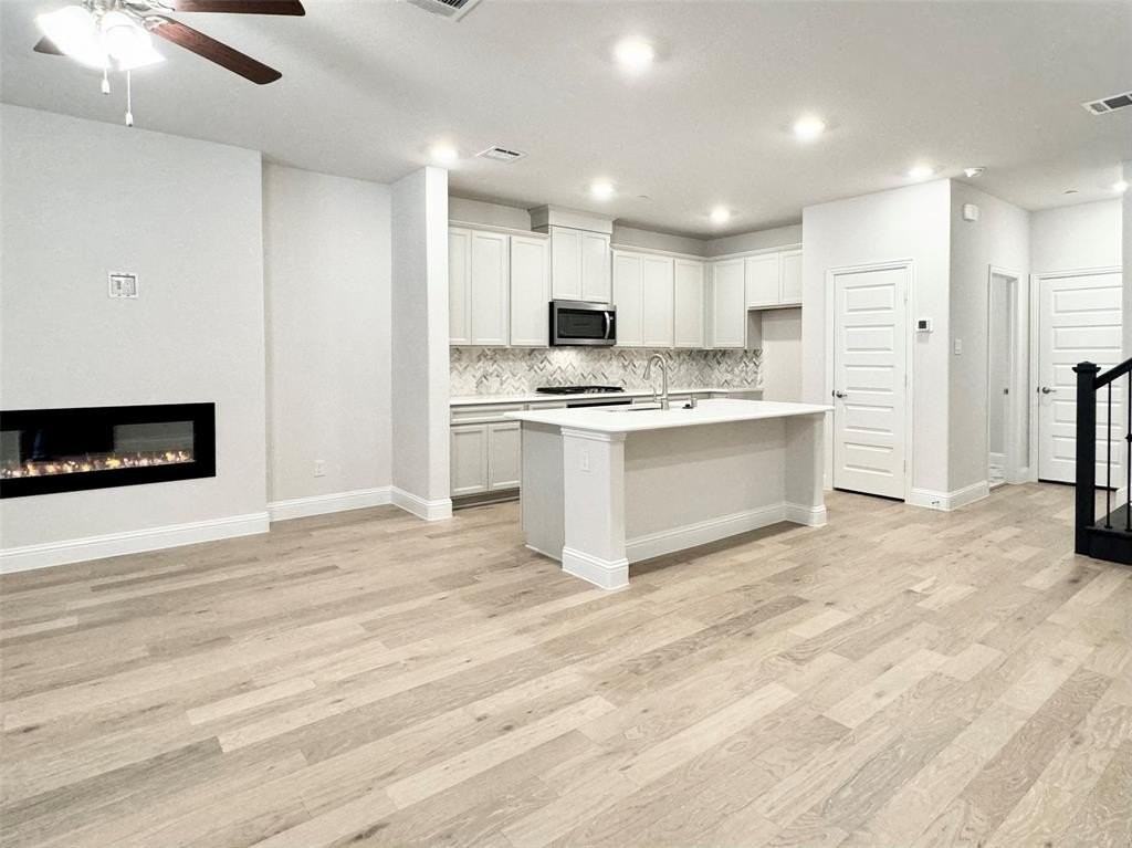 7842 Bayside Dr - Photo 3 of 27