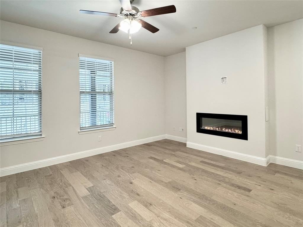 7842 Bayside Dr - Photo 5 of 27