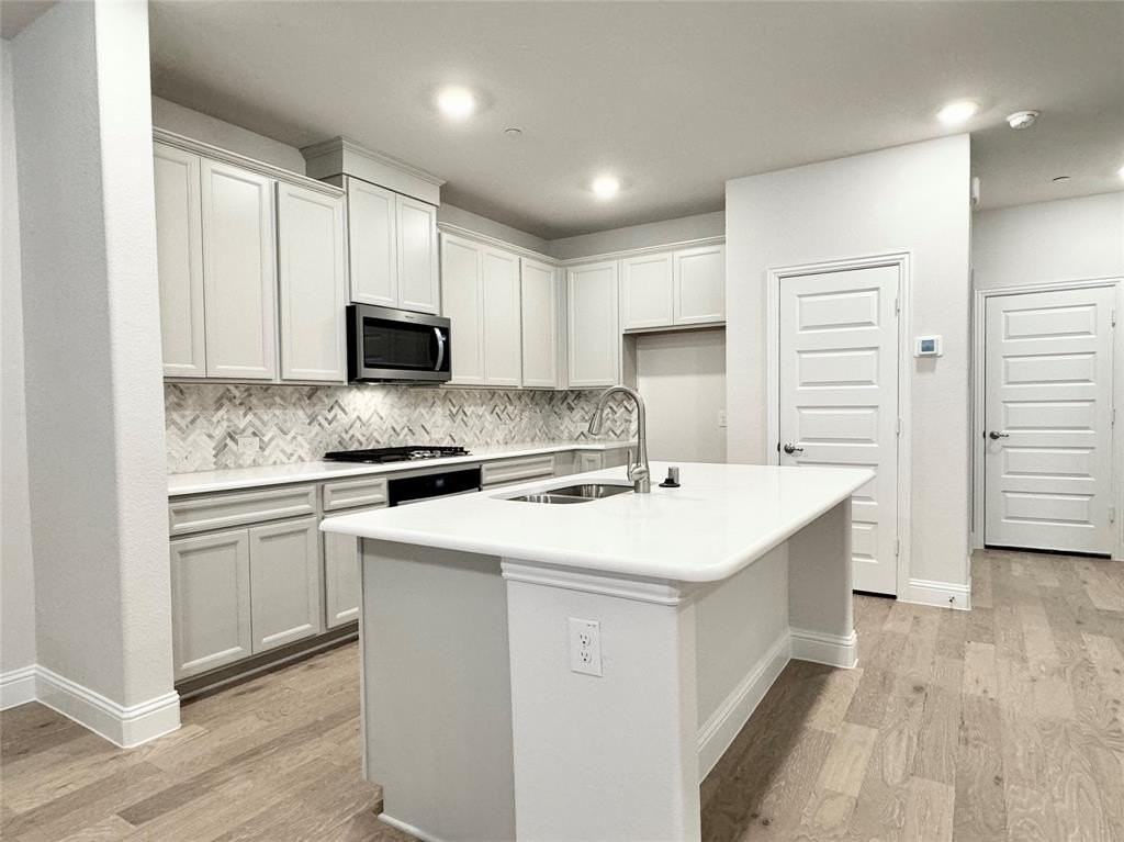 7842 Bayside Dr - Photo 7 of 27