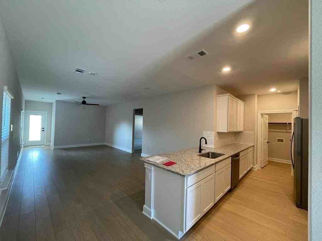 1106 Witherspoon Ln - Photo 5 of 20