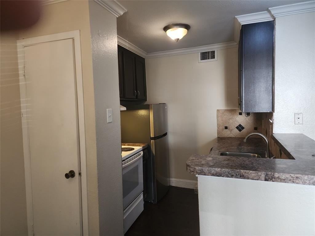 1603 N Garrett Ave #204 - Photo 4 of 8