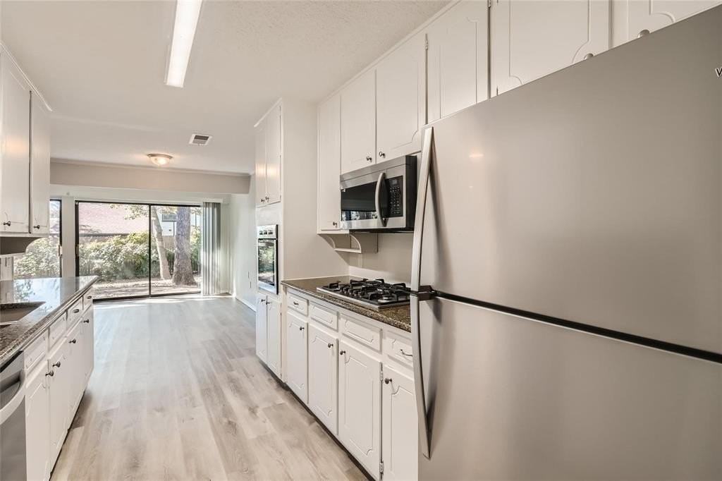 808 Stratford Dr - Photo 7 of 25