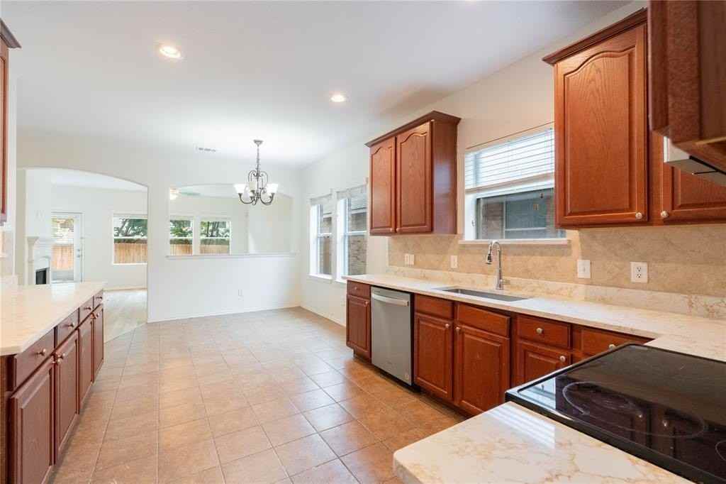 5105 Spyglass Hill Ln - Photo 3 of 29