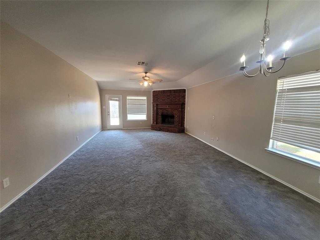 2821 Mockingbird Street - Photo 3 of 10