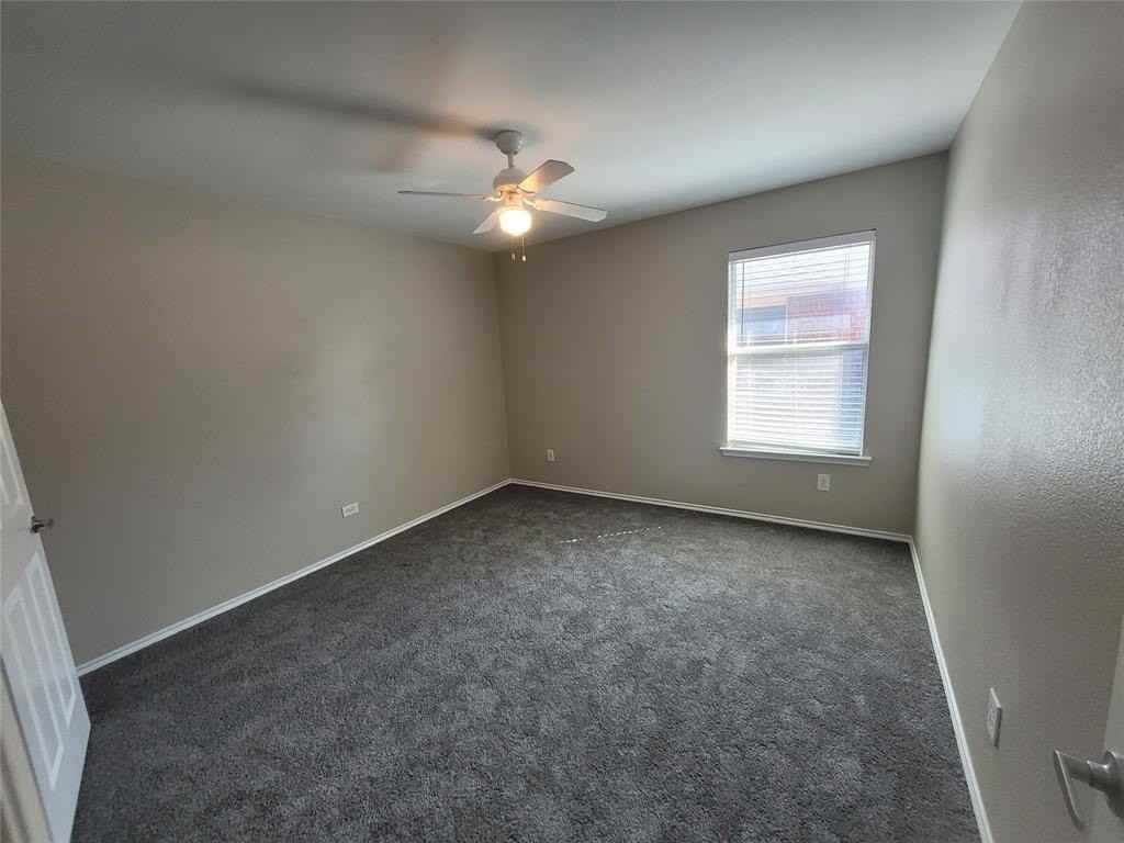 2821 Mockingbird Street - Photo 7 of 10