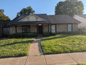 2821 Stratford Ln - Photo 1 of 1