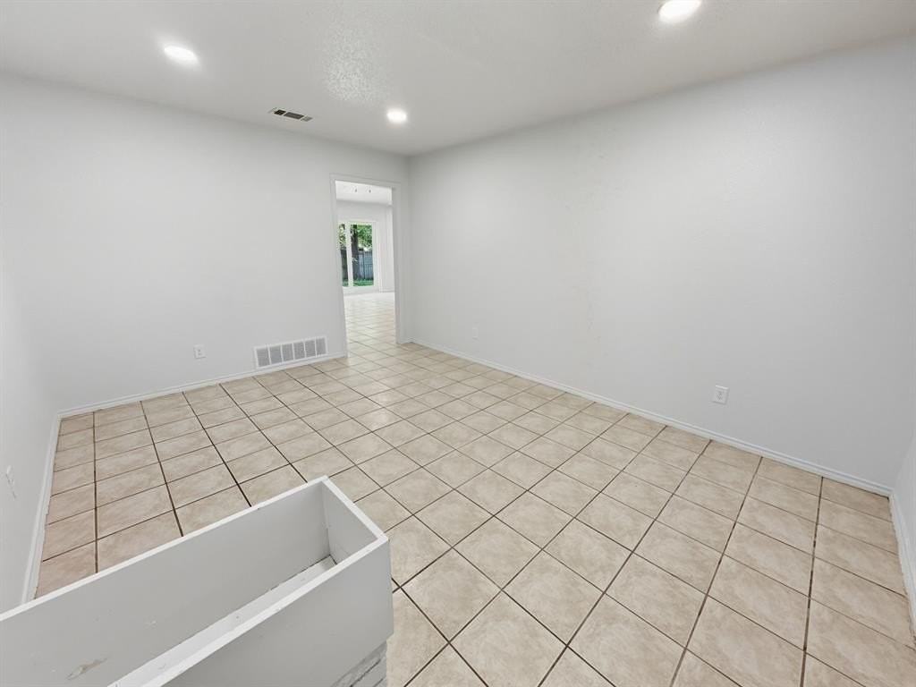 2120 Vickie Dr - Photo 6 of 27