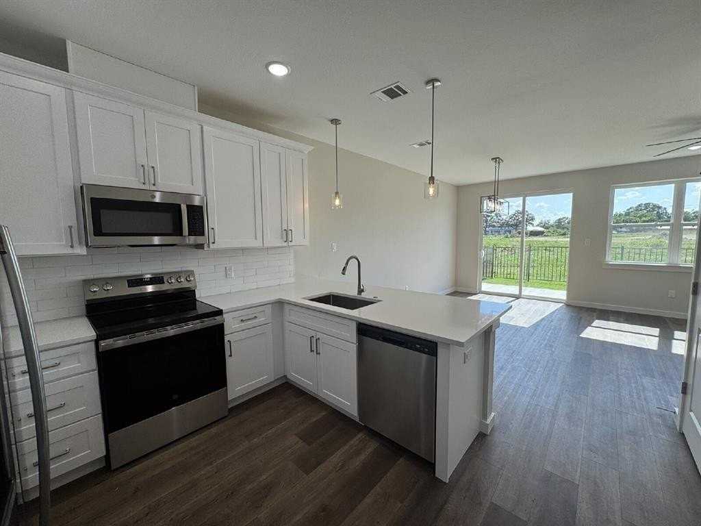 549 Galt Dr - Photo 3 of 14